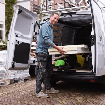 Paco heeft een elektrische bus aangeschaft
